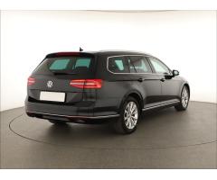 Volkswagen Passat 2.0 TDI 140kW - 7