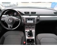 Volkswagen Passat 2.0 TDI 103kW - 10