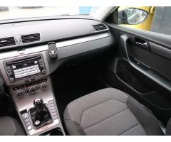 Volkswagen Passat 2.0 TDI 103kW - 11