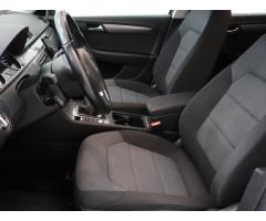 Volkswagen Passat 2.0 TDI 103kW - 16