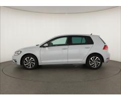 Volkswagen Golf Variant R-Line mHEV DSG Zlevněno o 16 000 Kč