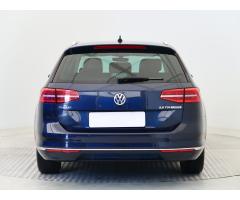 Volkswagen Passat 2.0 TDI 110kW - 6