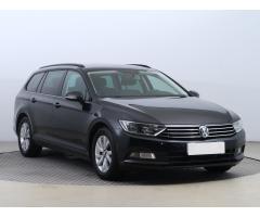 Volkswagen Passat 2.0 TDI 110kW - 1