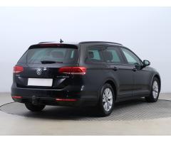 Volkswagen Passat 2.0 TDI 110kW - 7