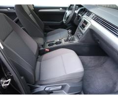 Volkswagen Passat 2.0 TDI 110kW - 12