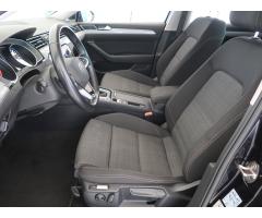 Volkswagen Passat 2.0 TDI 147kW - 16