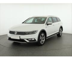 VW Passat 2,0Tdi DSG 140kW Elegance Variant 1 MAJ ČR