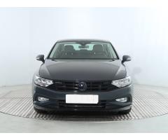 Volkswagen Passat 1.5 TSI 110kW - 2