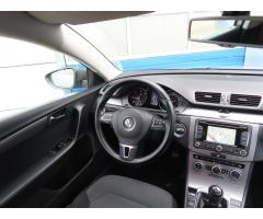 Volkswagen Passat 1.6 TDI 77kW - 9