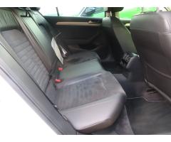 Volkswagen Passat 2.0 TDI 110kW - 13