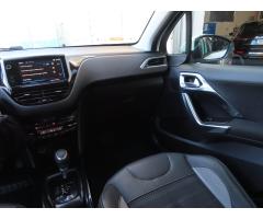 Peugeot 2008 1.2 PureTech 81kW - 11