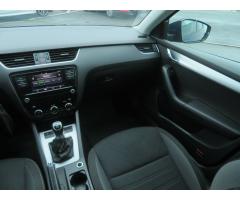 Škoda Octavia 1.6 TDI 85kW - 11