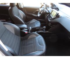 Peugeot 2008 1.2 PureTech 81kW - 12