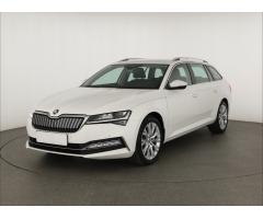 ŠKODA SUPERB COMBI 2.0TDI 140 LAURIN&K 4X4 DSG 7ST