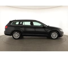 Volkswagen Passat 2.0 TDI 110kW - 8