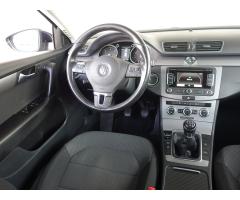 Volkswagen Passat 2.0 TDI 103kW - 9