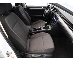 Volkswagen Passat 1.6 TDI 88kW - 12