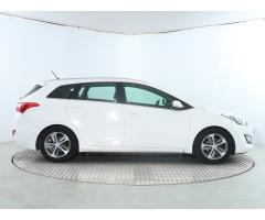 Hyundai i30 1.6 GDI 99kW - 8