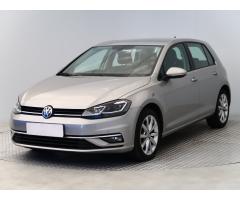 Volkswagen Golf Variant R-Line mHEV DSG Zlevněno o 16 000 Kč