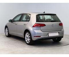 Volkswagen Golf Variant R-Line mHEV DSG Zlevněno o 16 000 Kč