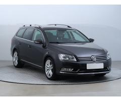 Volkswagen Golf Variant R-Line mHEV DSG Zlevněno o 16 000 Kč