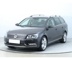 Volkswagen Golf Variant R-Line mHEV DSG Zlevněno o 16 000 Kč