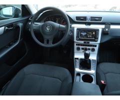 Volkswagen Passat 2.0 TDI 103kW - 9