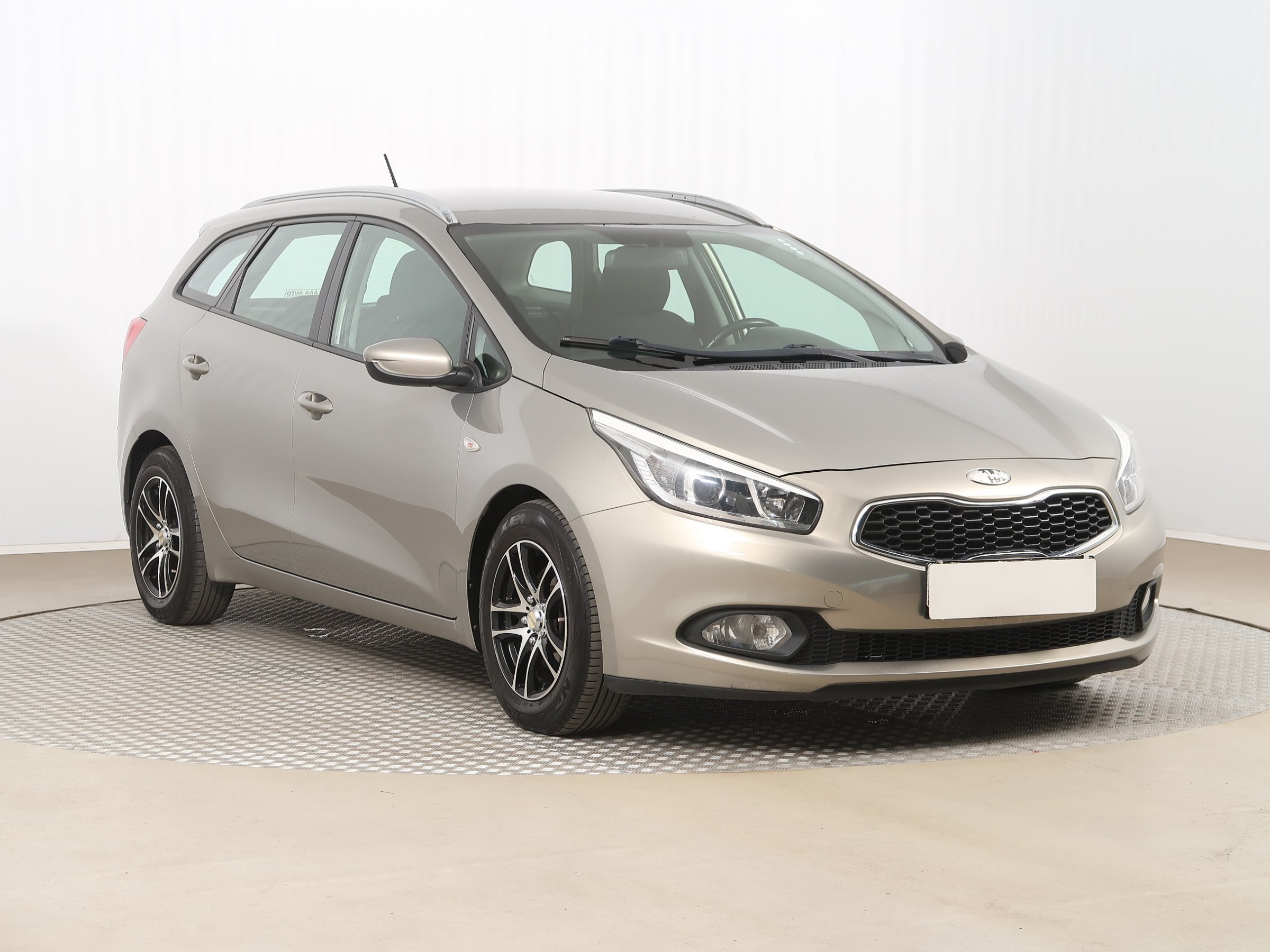 Kia Cee`d 1.6 GDI 99kW - 1