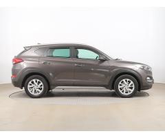 Hyundai Tucson 2.0 CRDi 100kW - 8