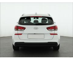 Hyundai i30 1.6 CRDi 85kW - 6