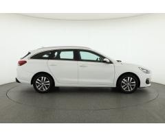 Hyundai i30 1.6 CRDi 85kW - 8