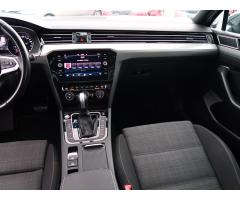 Volkswagen Passat 2.0 TDI 140kW - 11