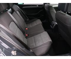 Volkswagen Passat 2.0 TDI 140kW - 13