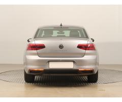 Volkswagen Passat 2.0 TDI 110kW - 6