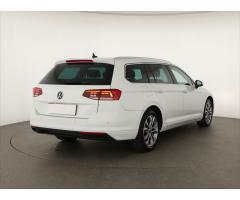 Volkswagen Passat 1.5 TSI 110kW - 7