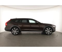 Volvo V90 D4 2.0 AWD 140kW - 9