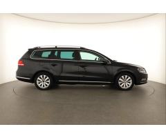 Volkswagen Passat 2.0 TDI 103kW - 8