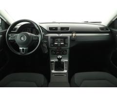 Volkswagen Passat 2.0 TDI 103kW - 9