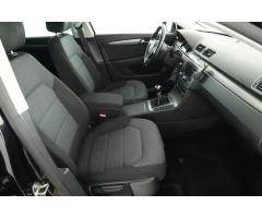 Volkswagen Passat 2.0 TDI 103kW - 10