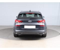 Hyundai i30 1.5 DPI 81kW - 6