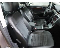 Volkswagen Passat 2.0 TDI 103kW - 12