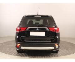 Mitsubishi Outlander 2.2 DI-D 110kW - 6