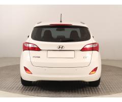 Hyundai i30 1.6 CRDi 81kW - 6