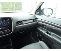 Mitsubishi Outlander 2.2 DI-D 110kW - 11