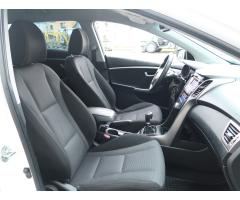 Hyundai i30 1.6 CRDi 81kW - 12