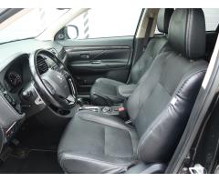 Mitsubishi Outlander 2.2 DI-D 110kW - 16