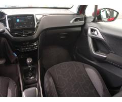 Peugeot 2008 1.2 PureTech 81kW - 11