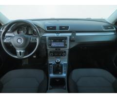 Volkswagen Passat 2.0 TDI 103kW - 10