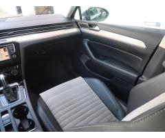 Volkswagen Passat 2.0 TDI 140kW - 11