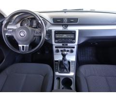 Volkswagen Passat 2.0 TDI 103kW - 10